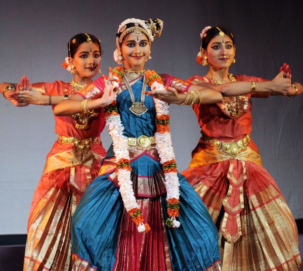 Dance Costume and Accessories for Aandal Bharatanatyam dresses online