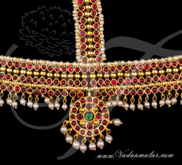 Maang Tikka jewelery Chanthran Sooriyan Kemp Stones