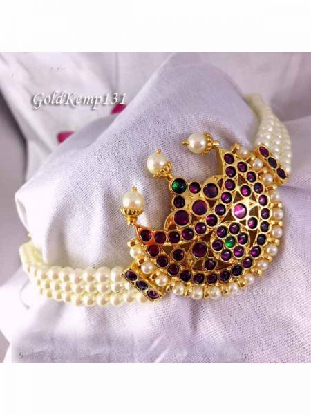 Choker Necklace with Pearls Gold plated temple Red kempu stones