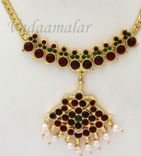 Short Bharatanatyam Jewellery Necklace Choker with red and green kemp stones