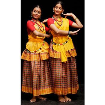 Folk dance of India costume Kurathi Kuravanji Kurati Traditional South India Dances