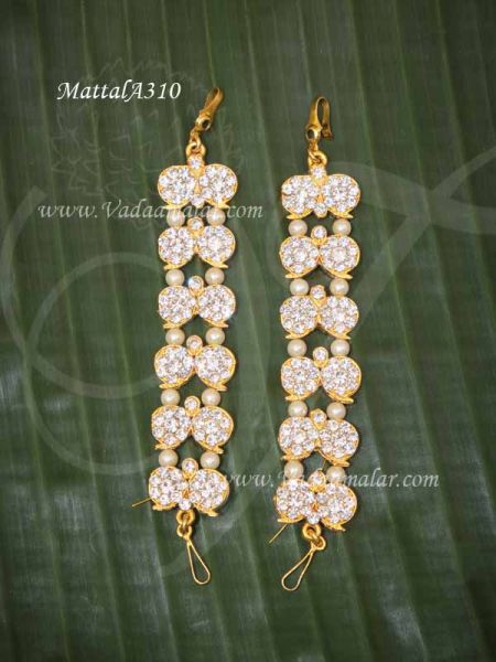 Dazzling ear extension mattal pearl with white colour stones 