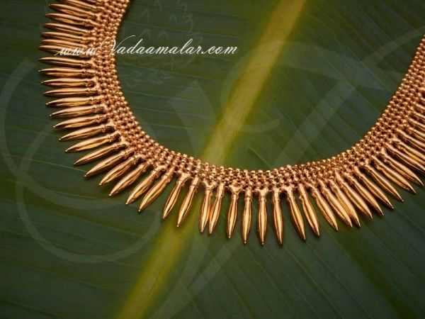 Traditional Kerala Design Gold Colour Short Necklace buy now